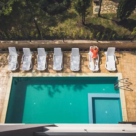 Zonya Hotel