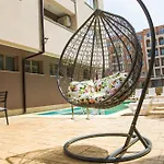 Zonya ساني بيتش